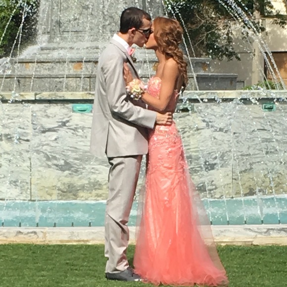 Coral prom dress - Picture 5 of 8